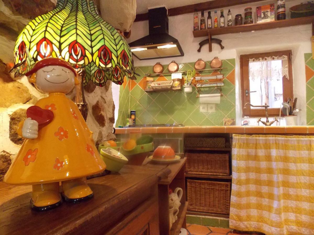 La Maison Du Bonheur Aups Esterno foto