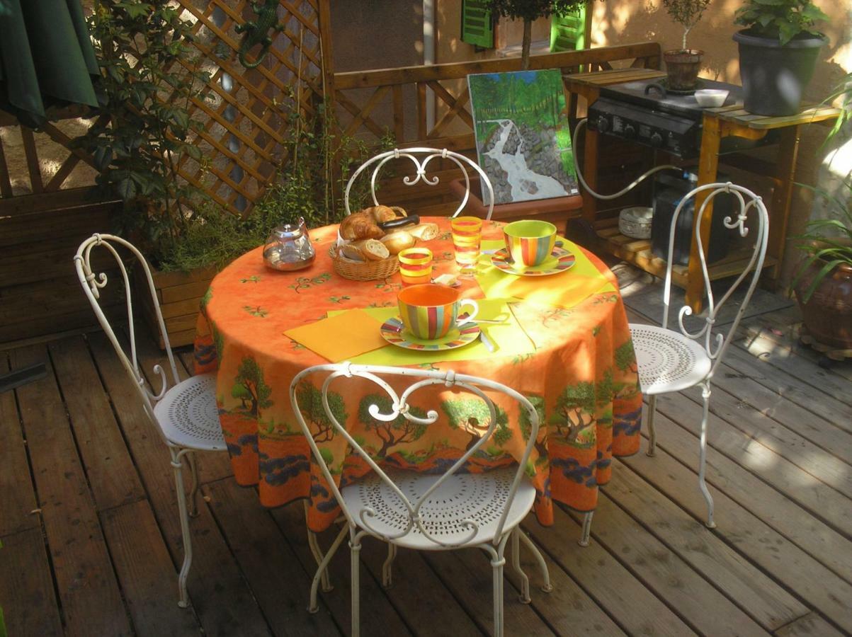La Maison Du Bonheur Aups Esterno foto